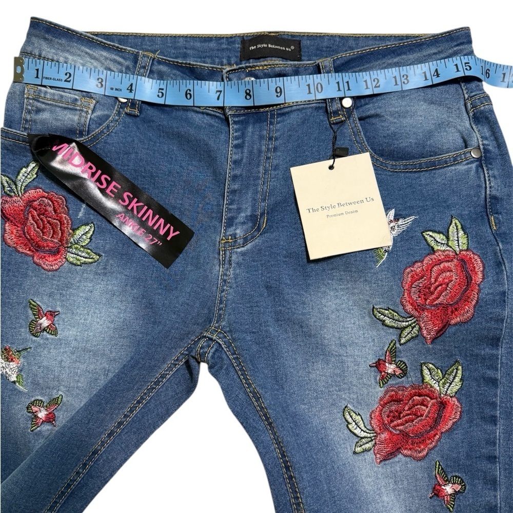 The Style Between US Denim Mid Rise Distressed Floral Embroidered Skinny Jean - Picture 6 of 7